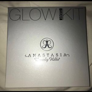 Anastasia Beverly Hills Highlight